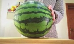 吃瓜吃到甜蜜素,吃瓜也能尝到甜蜜滋味